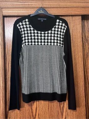 Brooks Brothers Black & White Houndstooth Crewneck Sweater